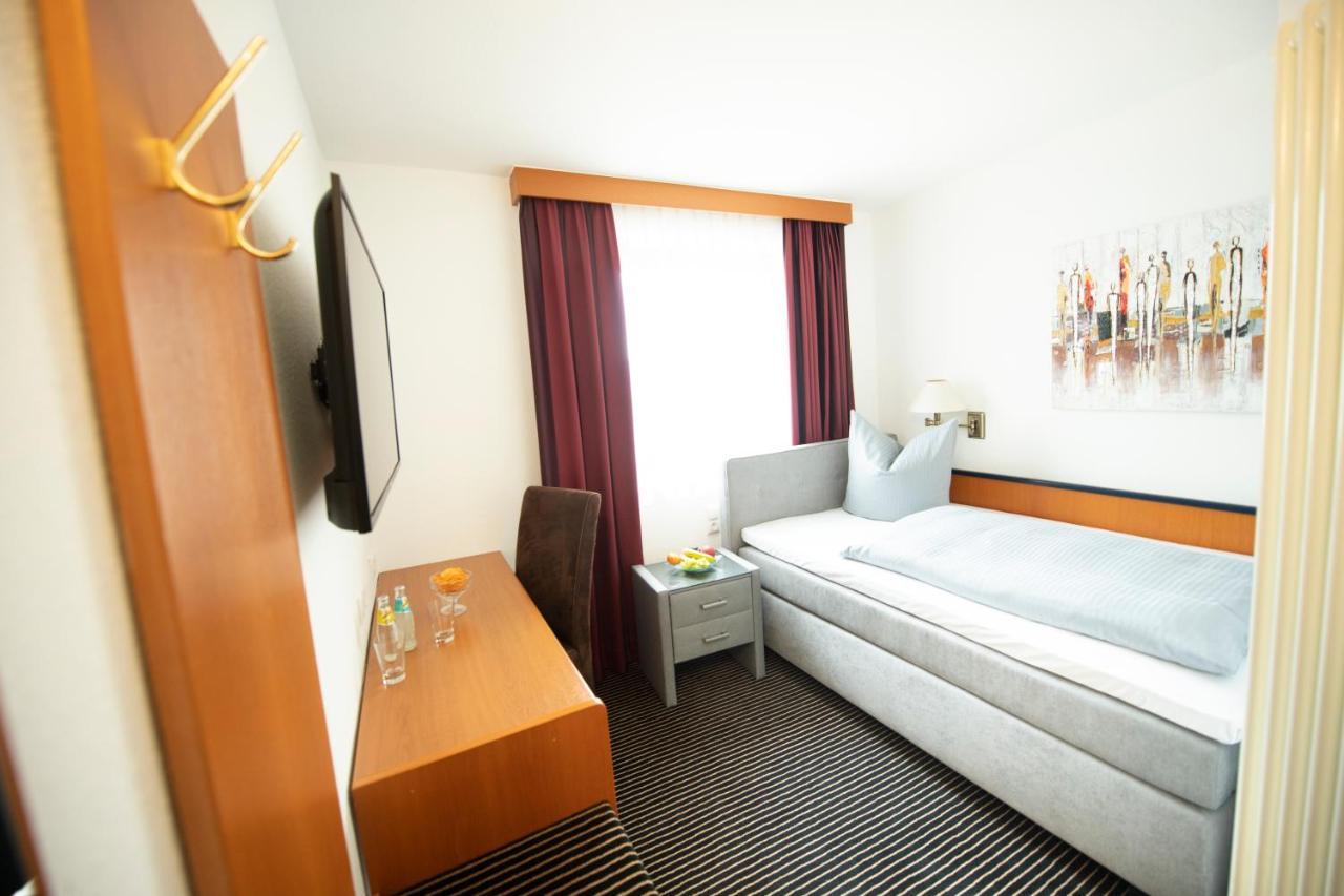 גינגן אן דר ברנץ Stadthotel Giengen מראה חיצוני תמונה